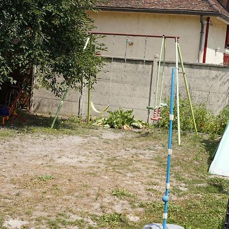 Logement Cosy Avec Stationnement Gratuit Troyes Kültér fotó