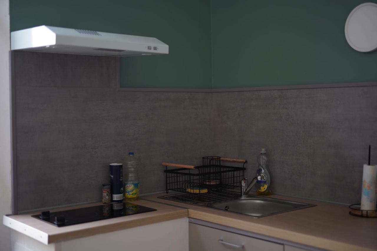Logement Cosy Avec Stationnement Gratuit Troyes Kültér fotó