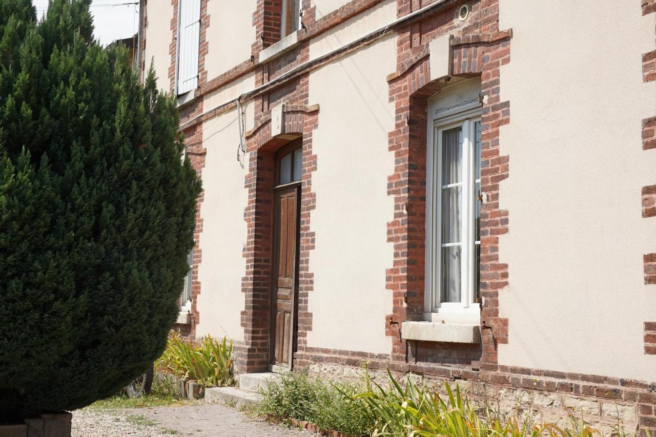 Logement Cosy Avec Stationnement Gratuit Troyes Kültér fotó